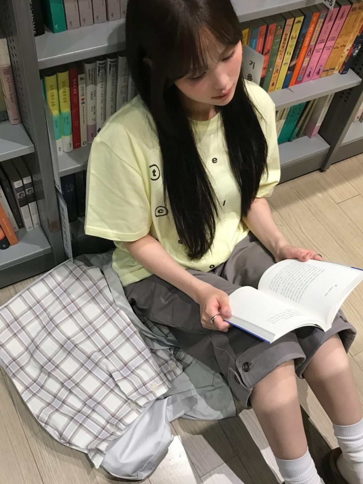 더콜디스트모먼트(THE COLDEST MOMENT) TCM 2way check pintuck bag (light grey)