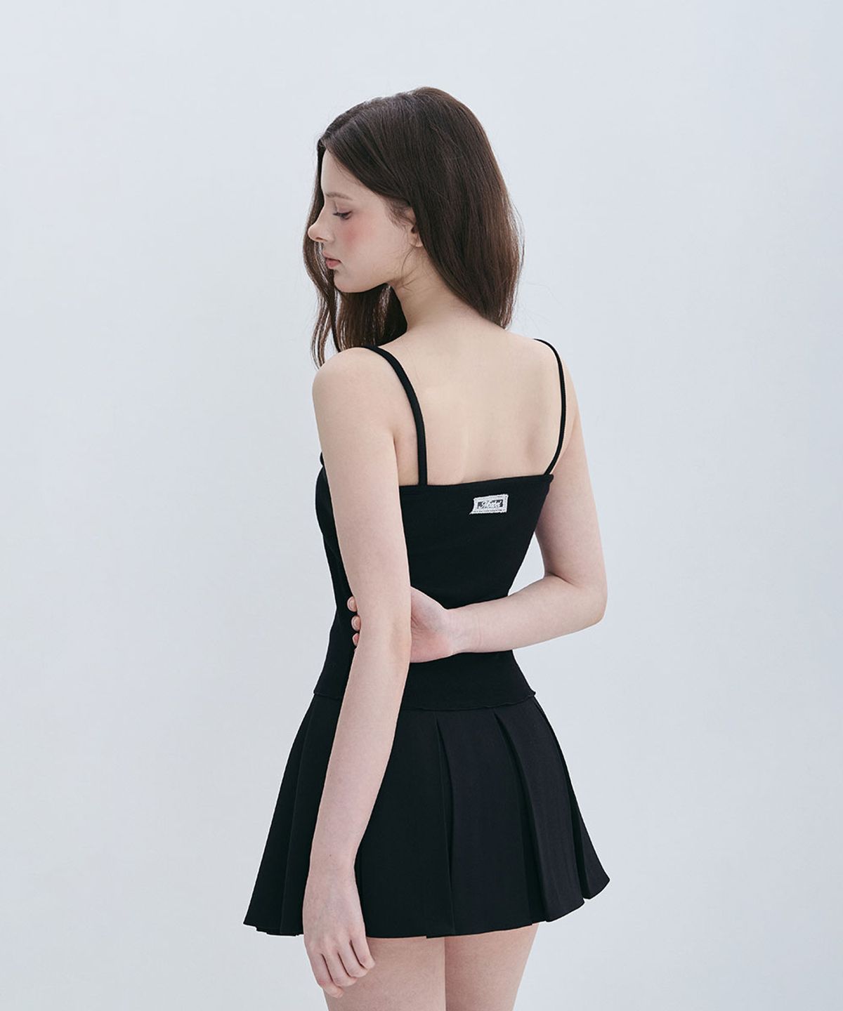 모아벨(MOABEL) LACE SILK SLEEVELESS TOP - BLACK