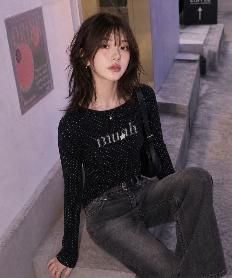 보트넥 로고패치 도트 긴팔티