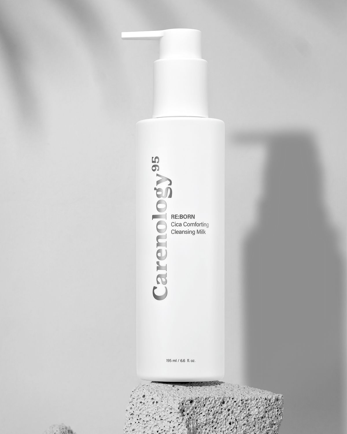 케어놀로지(CARENOLOGY) 리본 시카 컴포팅 클렌징 밀크 195ml
