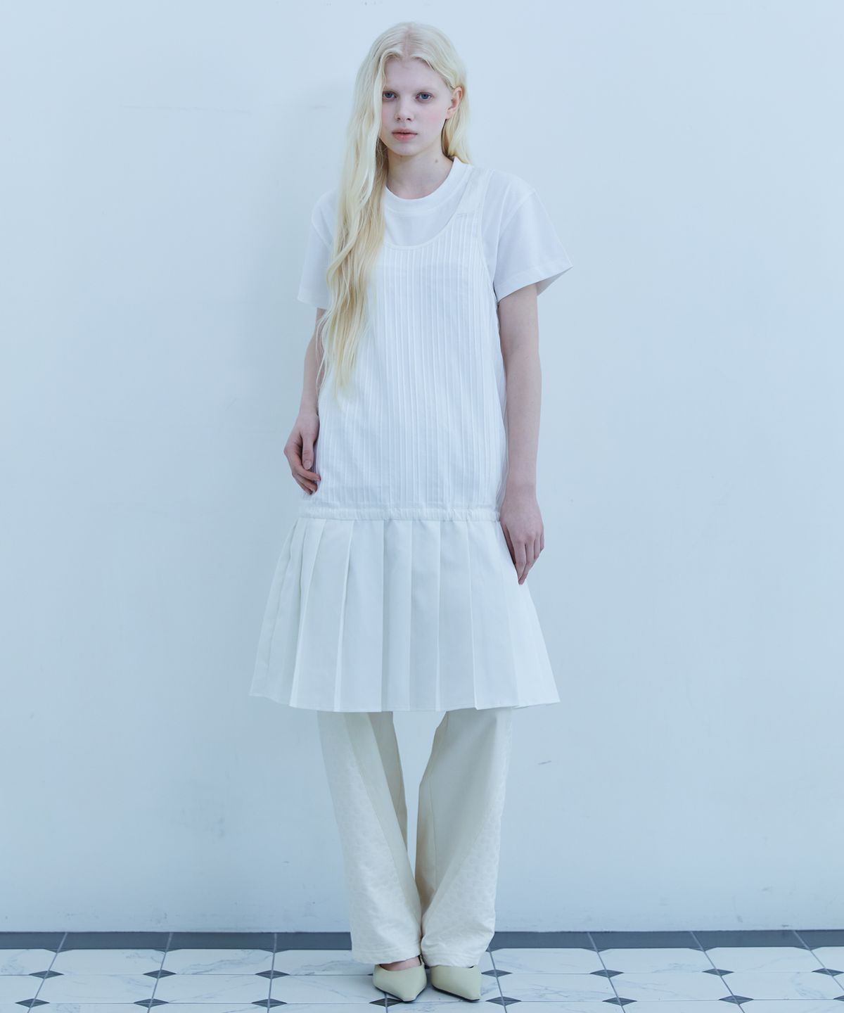 테레루(TERERU) Down Drop Pleats One Piece White