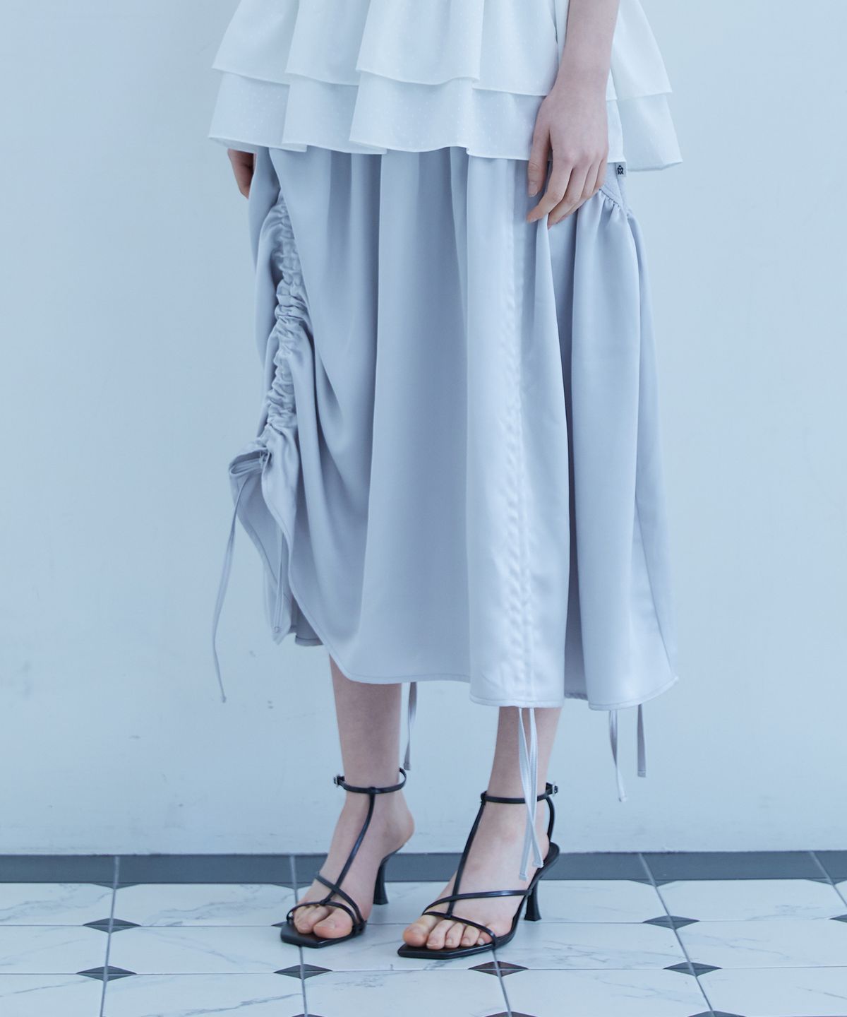 테레루(TERERU) Side Ruffle Flare Skirt Gray