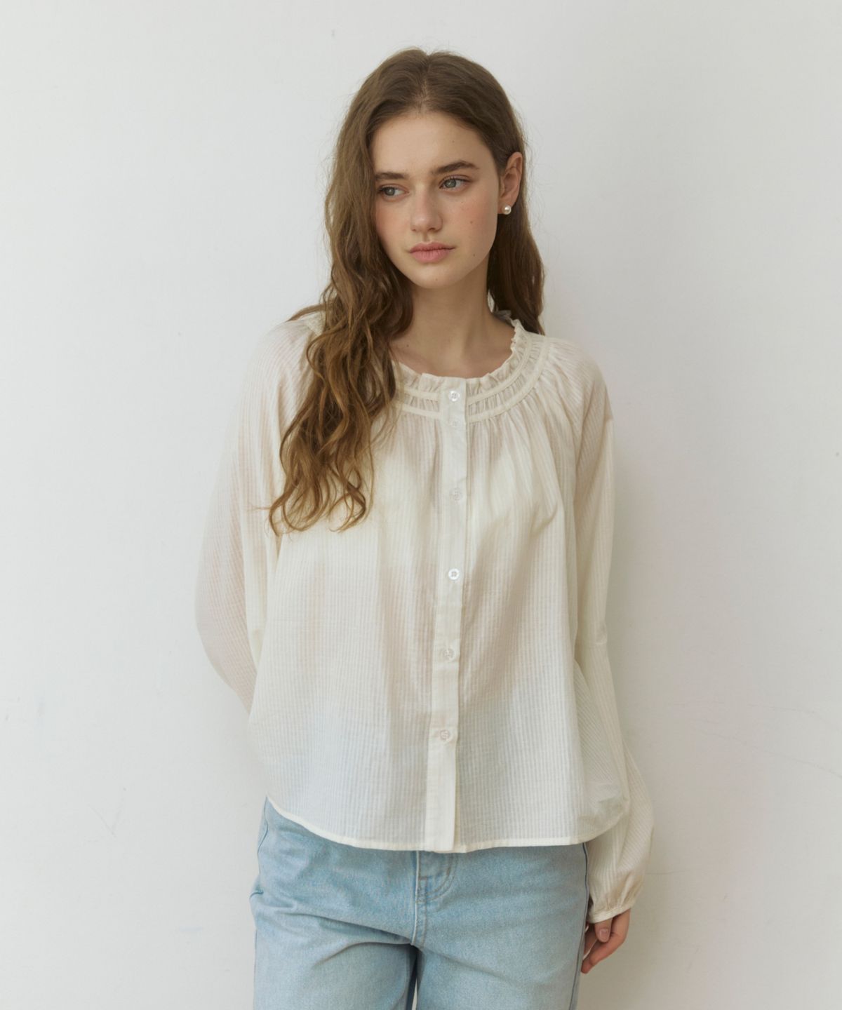 어다울(ADAUL) Breeze frill jacquard blouse - cream