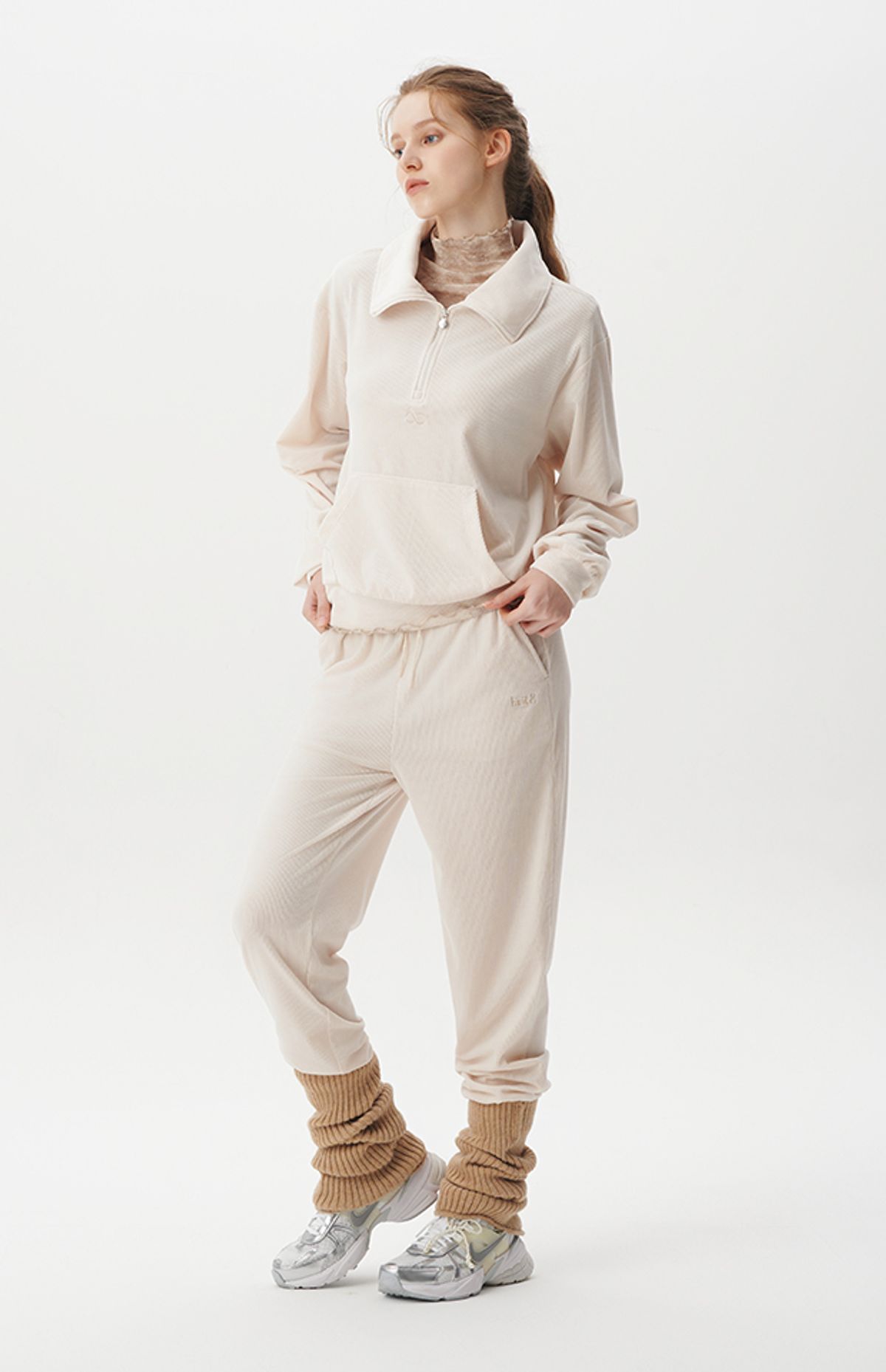 위뜨(HUIT) 소프트 코듀로이 조거 HTWJG4L03T