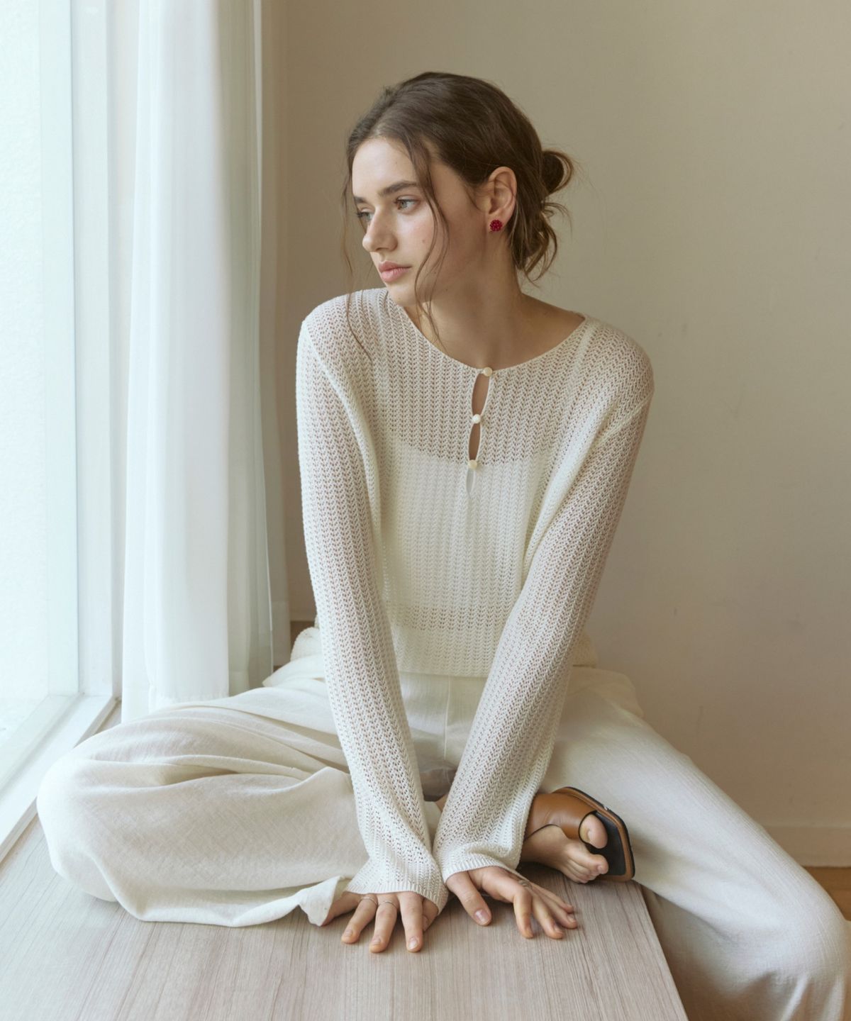 어다울(ADAUL) Three button net see through knit - ivory