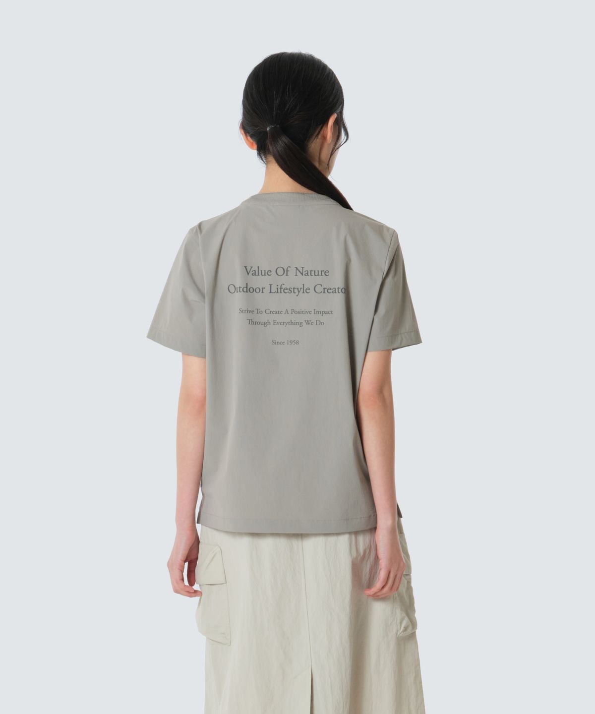 스노우피크 어패럴(SNOWPEAK APPAREL) 씬테크 여성 레터링 반팔 티셔츠 (S26MWSTS33) Fog Gray