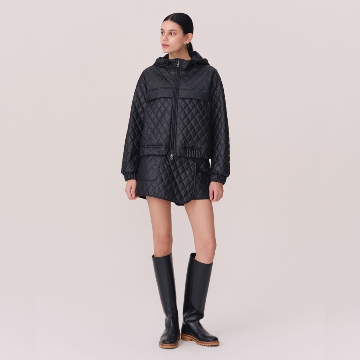 위뜨(HUIT) 페이크레더 랩스타일 패딩 스커트 HTWSK5L01T