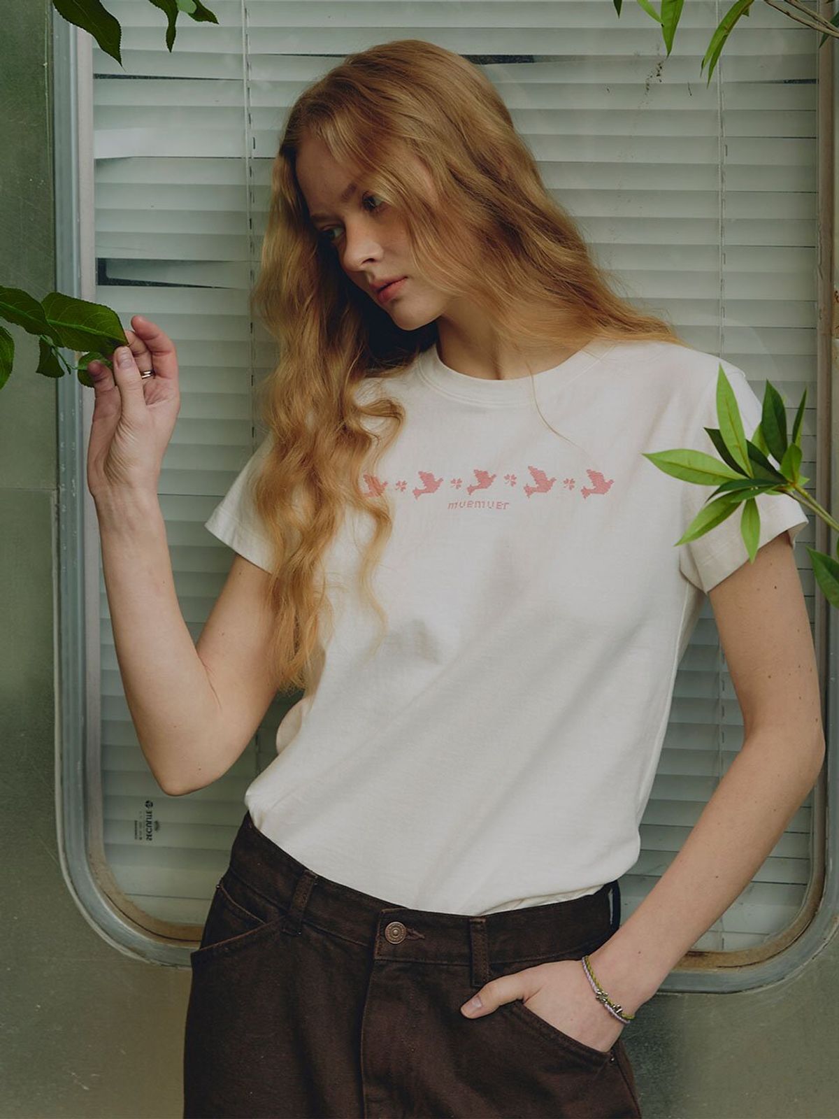 뮈뮈에르(MUEMUER) Bird Graphic Short Sleeved Slim T-Shirt MU2633TS202M