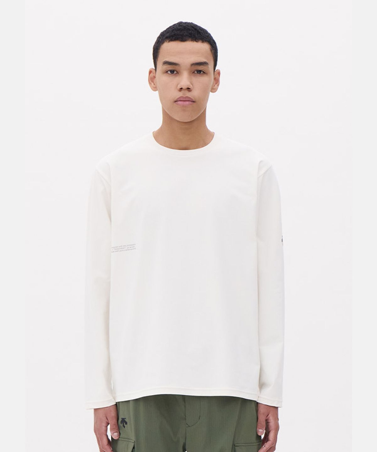 데상트(DESCENTE) [ALLTERRAIN 81] GRAPHIC LONG SLEEVE T-SHIRT 화이트 SR113KTL21