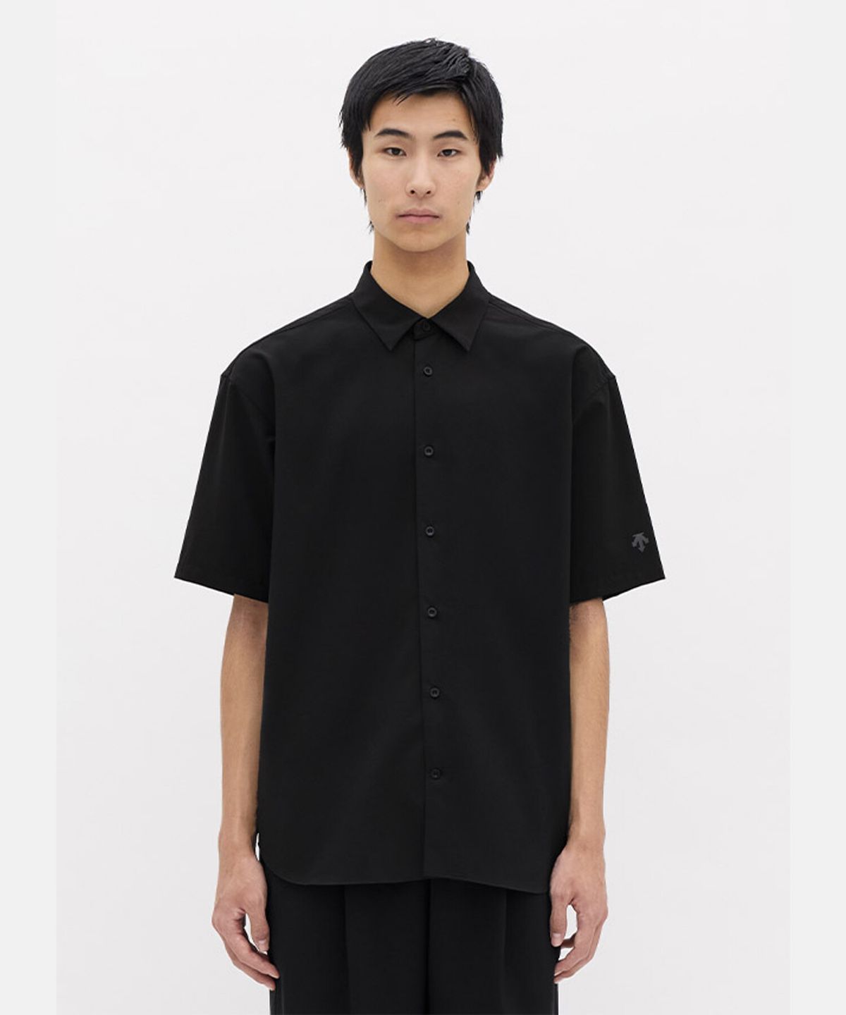 데상트(DESCENTE) [ALLTERRAIN I/O] SOLOTEX REGULAR COLLAR SHIRT 블랙 SR211KSR41