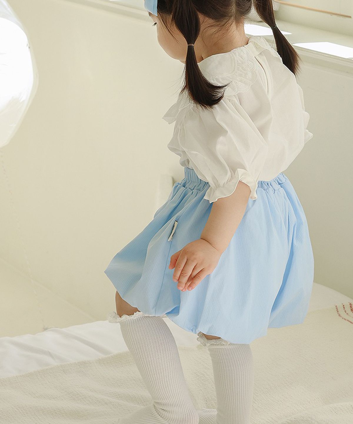 아림클로젯(ARIMCLOSET) 맑은 하늘 닮은 퐁실한 벌룬팬츠라죠 - 아기 치마바지