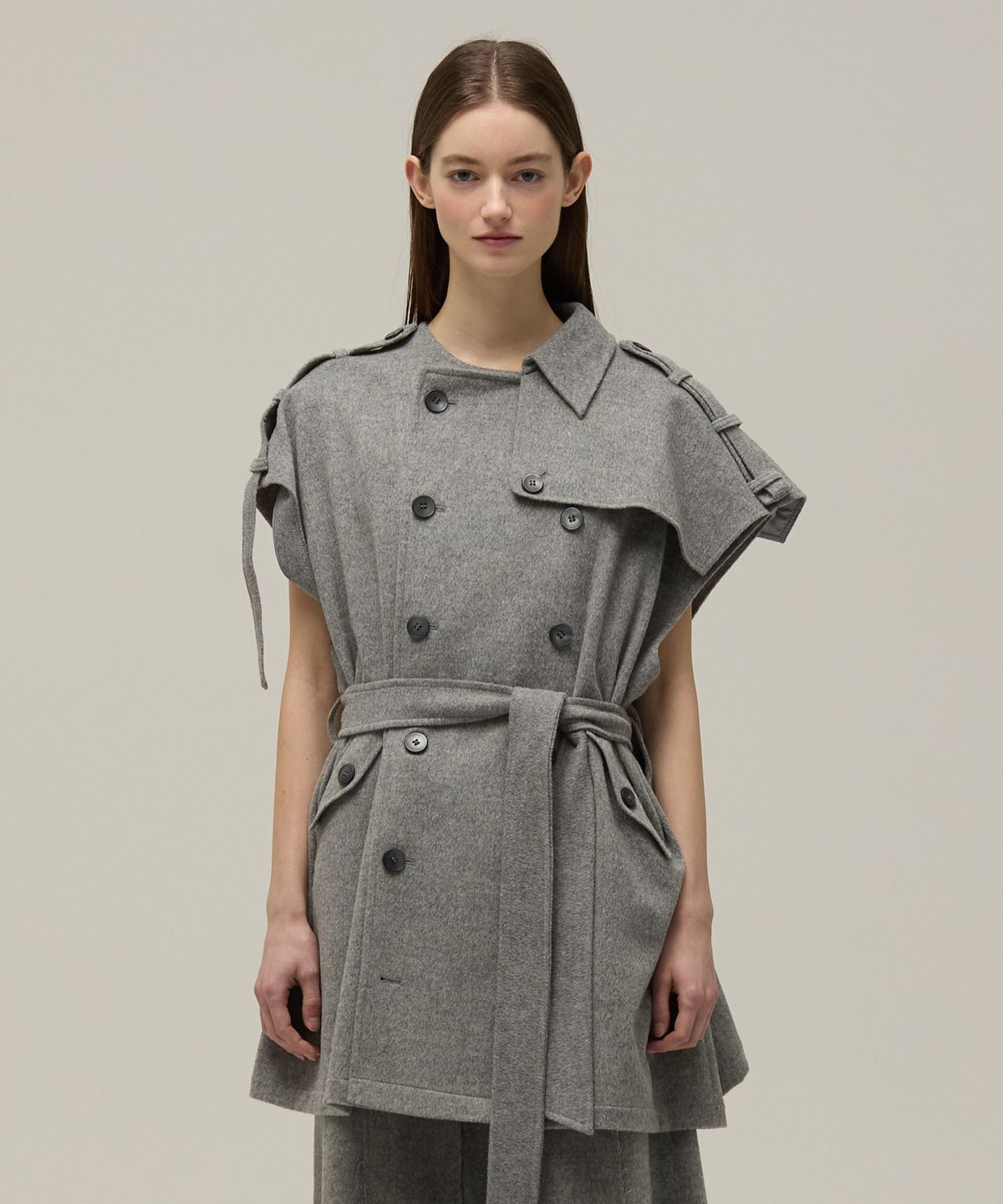 므아므(MMAM) Signature wool sleeveless half trench coat