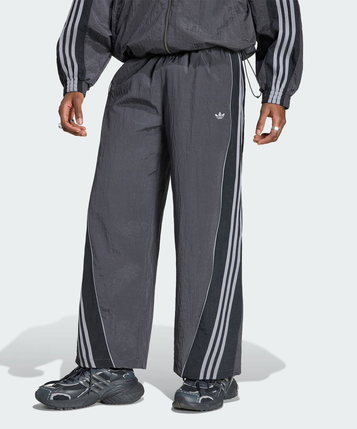 아디다스(ADIDAS) 아딜레늄 시즌 5 트랙 팬츠 - 블랙 / KX4833