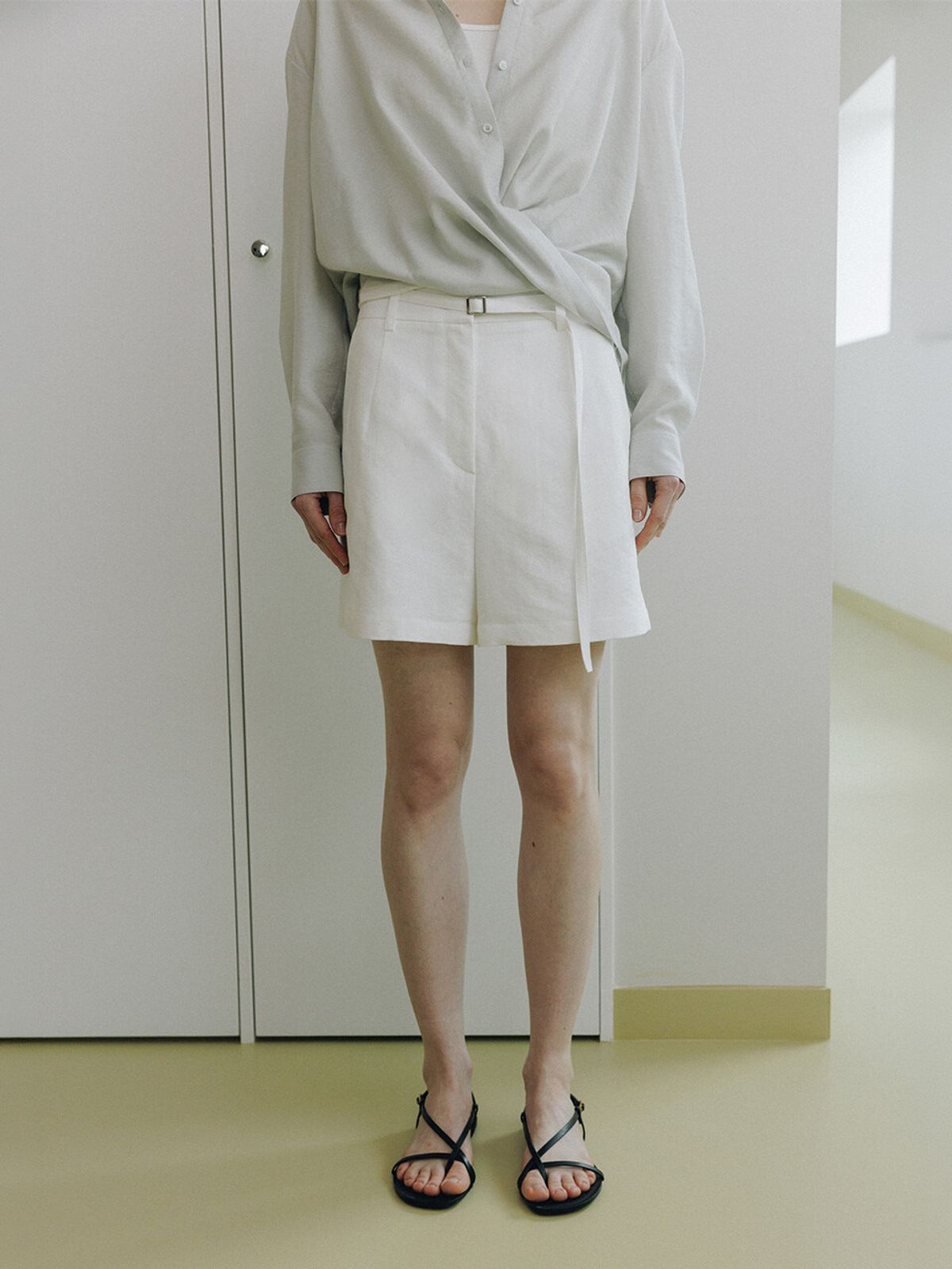 루에브르(LOEUVRE) Linen-Like Shorts SW6ML708-01