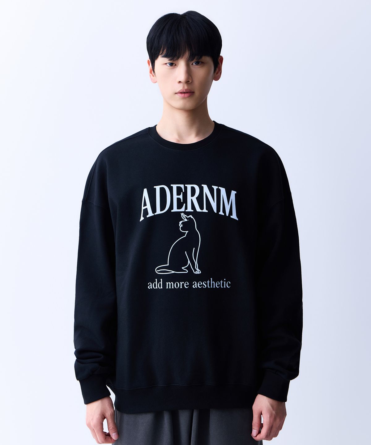 에이던엠(ADERNM) 에이던엠 캣츠 스웨트셔츠 블랙