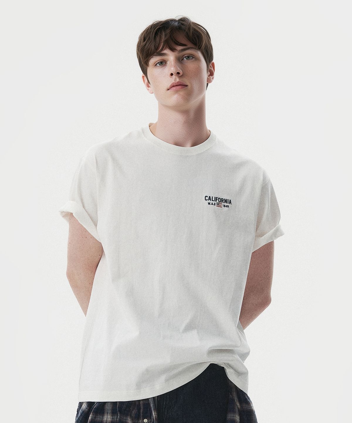 후아유(WHO.A.U) USA Short Sleeve T-shirt / WHRAG2461U