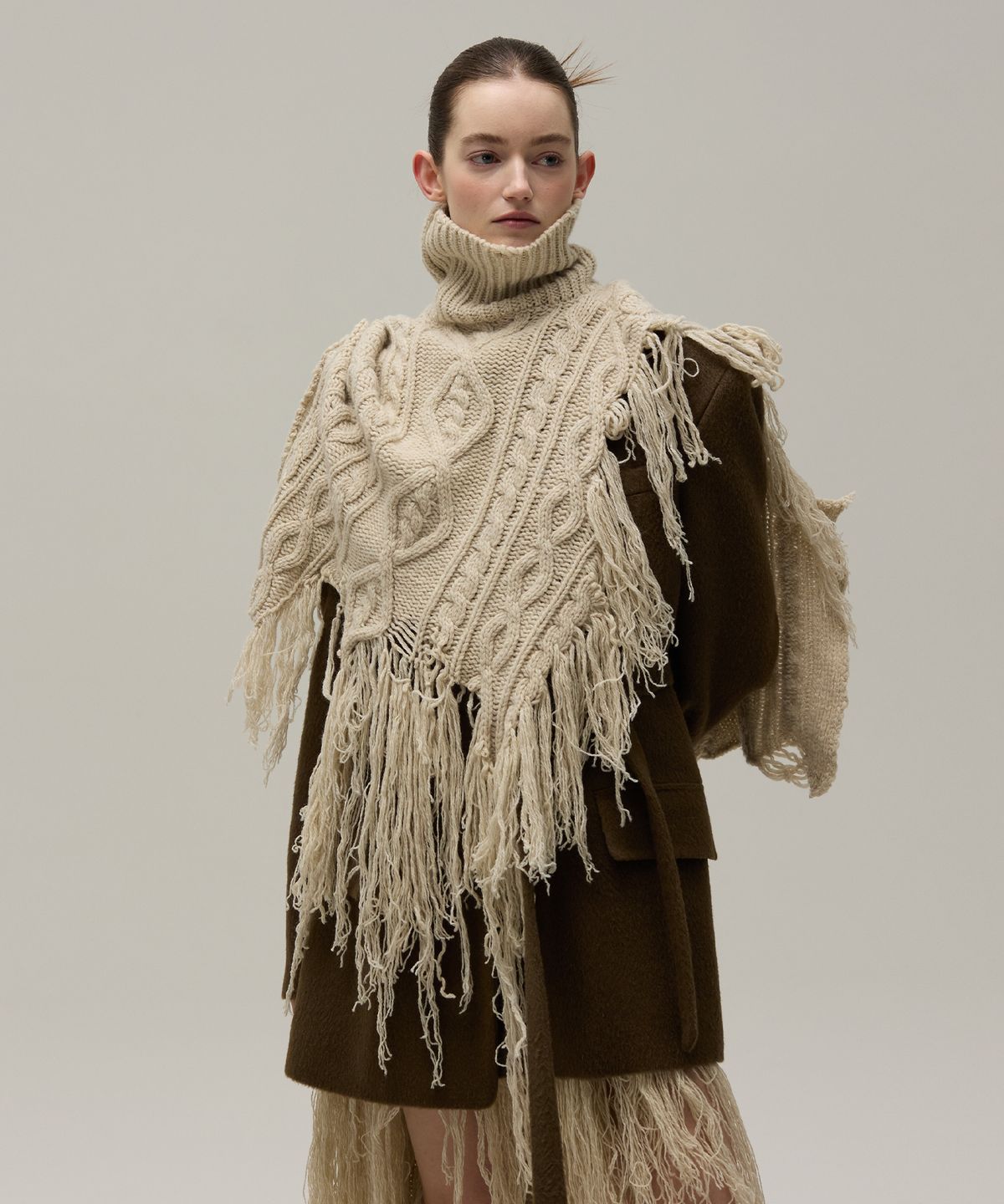 므아므(MMAM) Cable destroyed knit cape