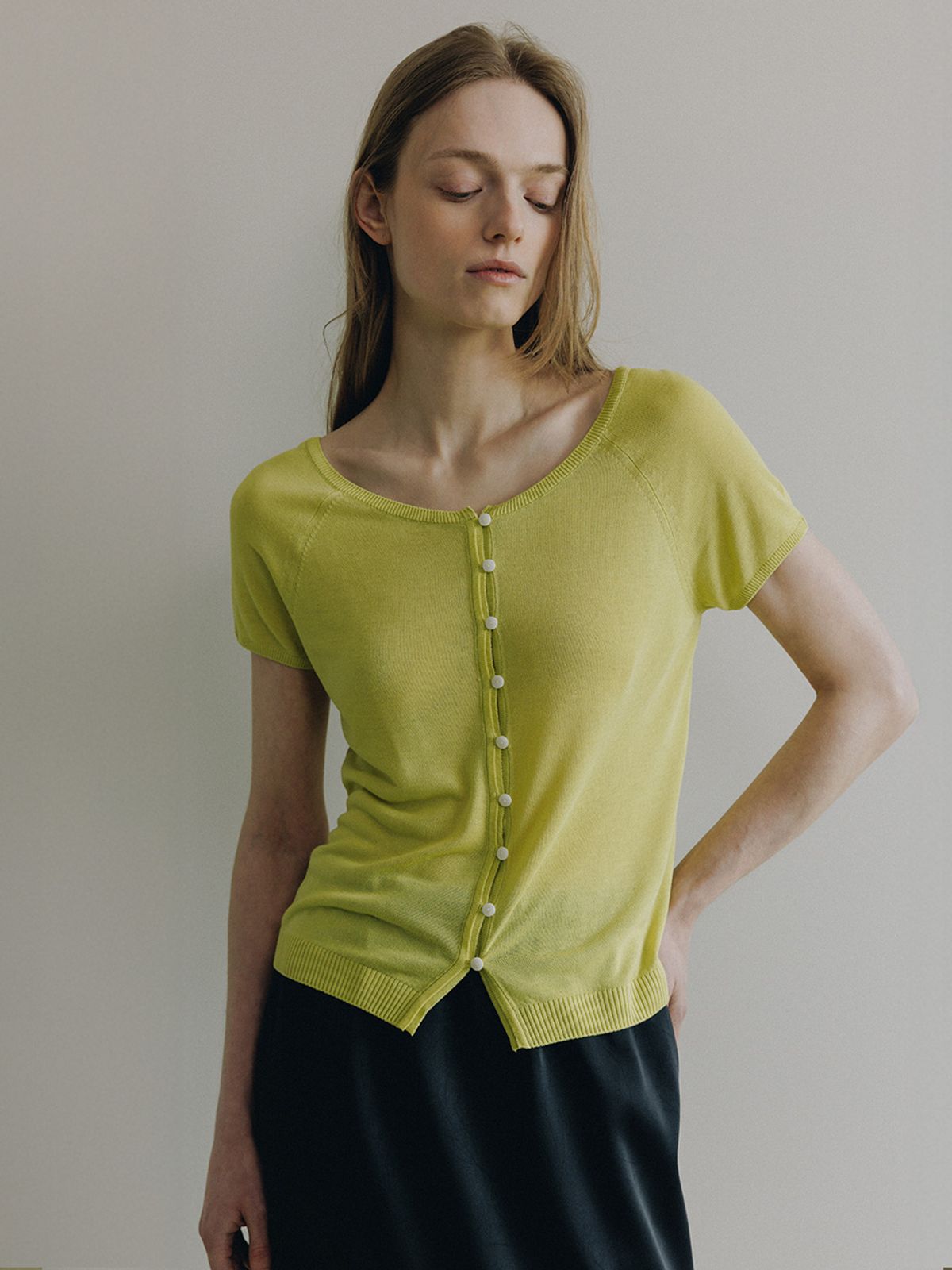 루에브르(LOEUVRE) Rayon Silky Short-Sleeve Cardigan SK6MD744_2color