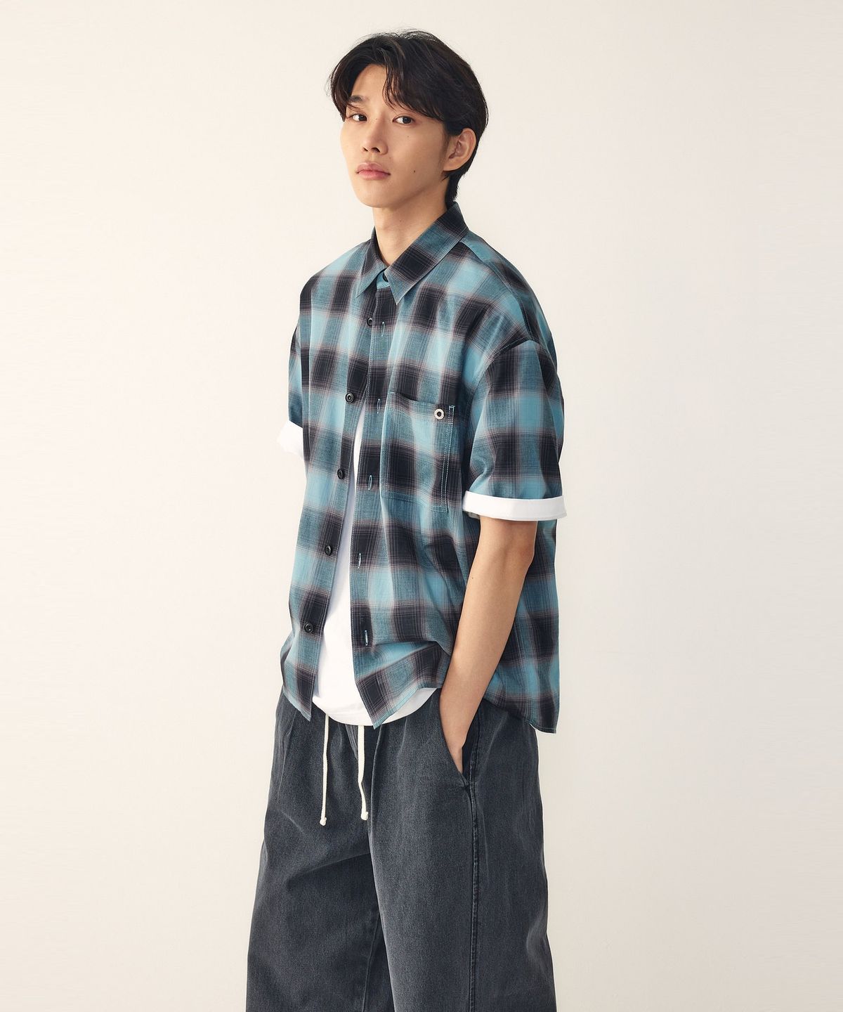 스튜디오 톰보이(STUDIO TOMBOY) [MEN] 옴브레 체크 반팔 셔츠_라이트 블루 9156221316