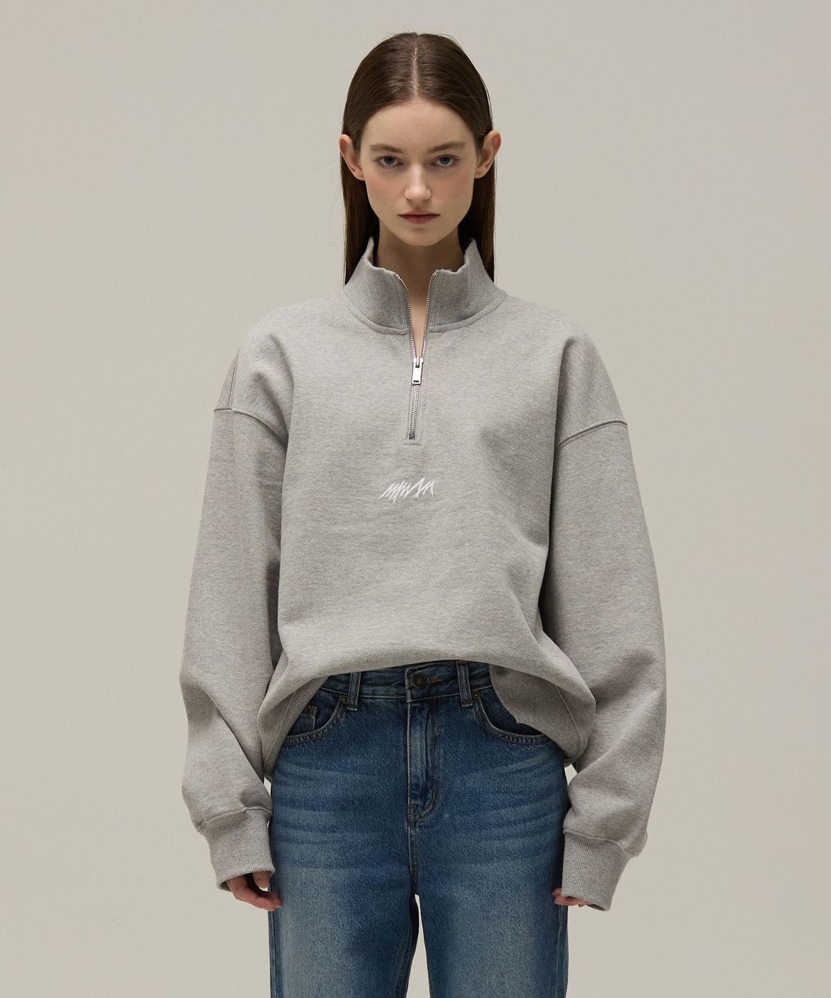 므아므(MMAM) Signature logo half zip-up