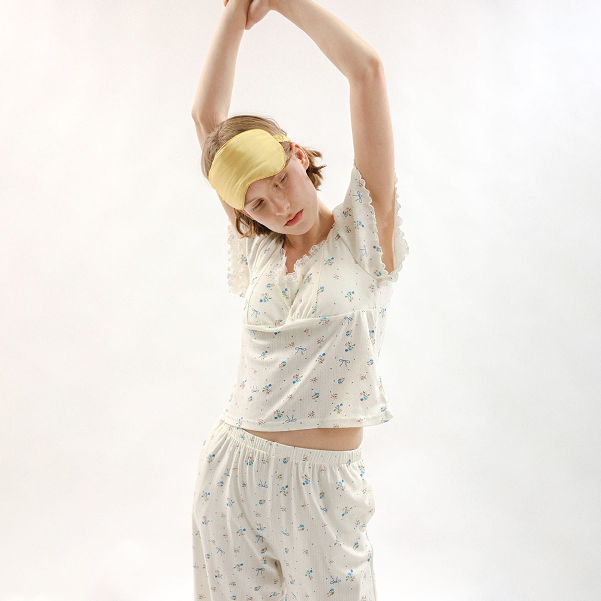 멜라니조이(MELANIE JOY) MJ_Lovely ribbon flower pajama two-piece set_2color