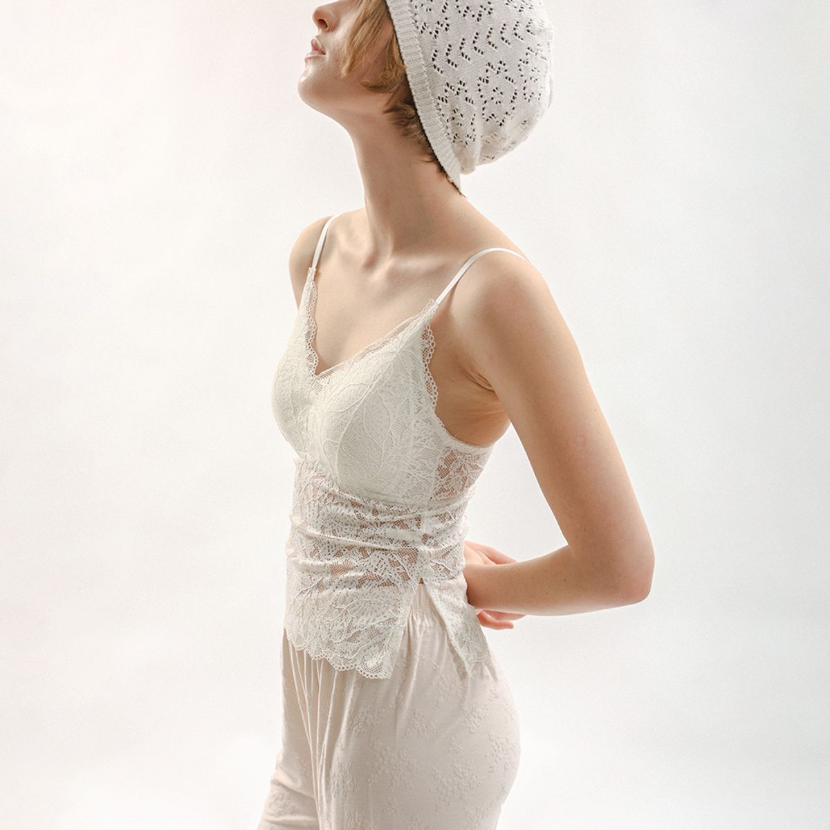 멜라니조이(MELANIE JOY) MJ_Sheer lace cami top_3color