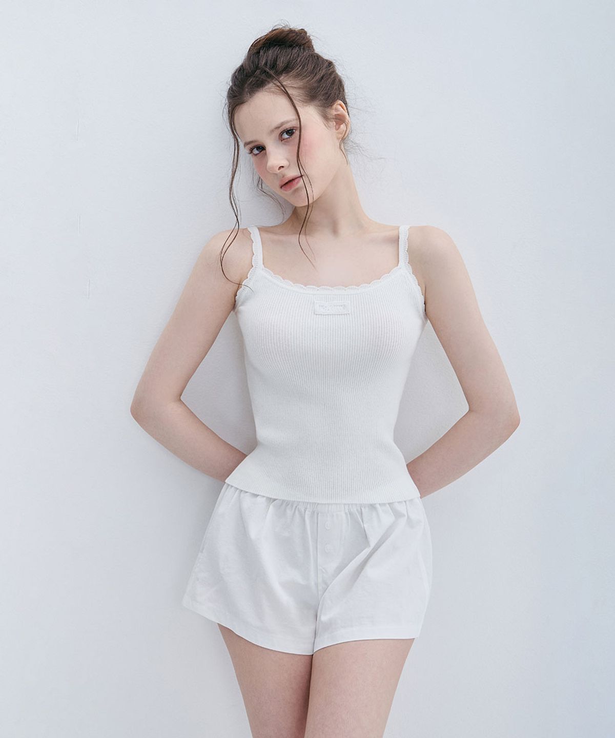 모아벨(MOABEL) CREAMY LABEL SLEEVELESS - CREAM