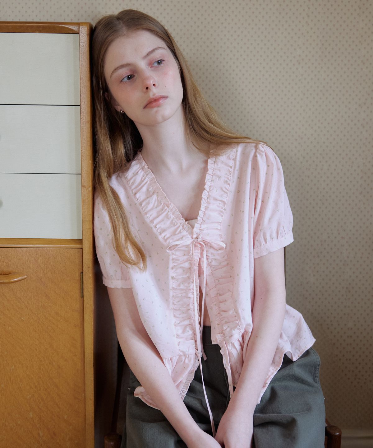 노운베러(KNOWNBETTER) Floral frill blouse [KNSS08BL03]_Pink