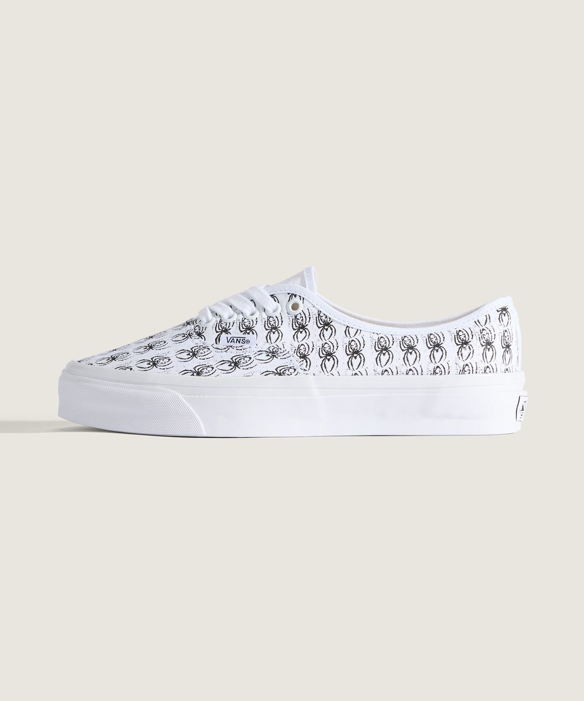 반스(VANS) [Ed DavisXVANS] 프리미엄 어센틱 44 LX - 트루 화이트:블랙 / VN000EAKTWB1