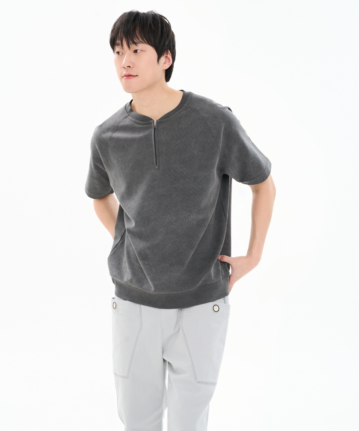 커스텀어스(CUSTOMUS) 남성 피그먼트 리버시블 헨리넥 반집업 반팔 티셔츠 CXS26MKRT305 GRY