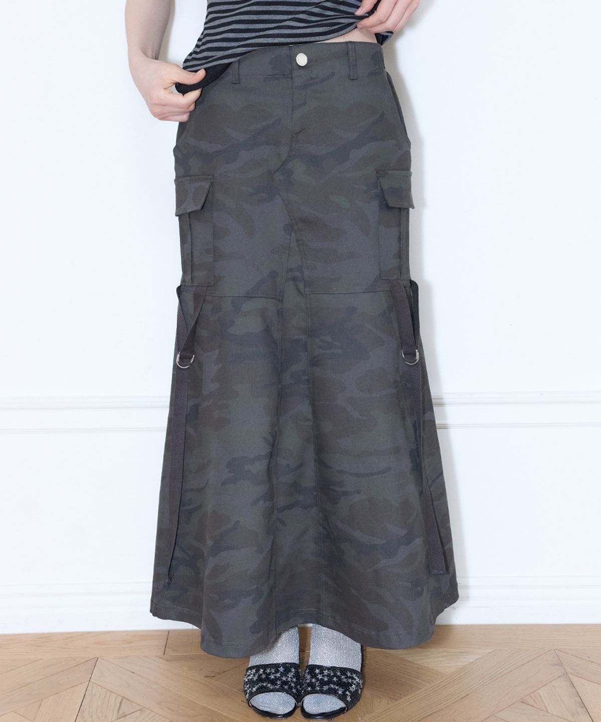 러브이즈트루(LUVISTRUE) SY CARGO LONG SKIRT(CHARCOAL)