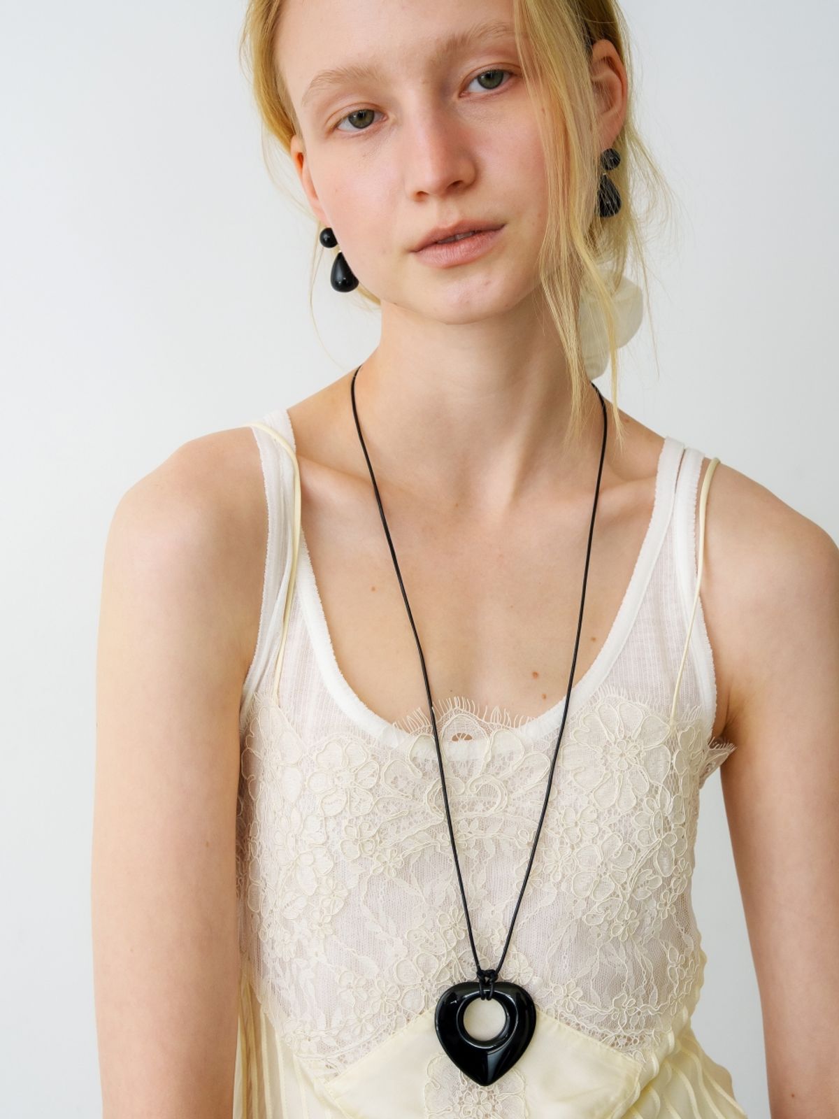 러브미몬스터(LOVE ME MONSTER) Big Love Long Leather Necklace (L261MNK170)