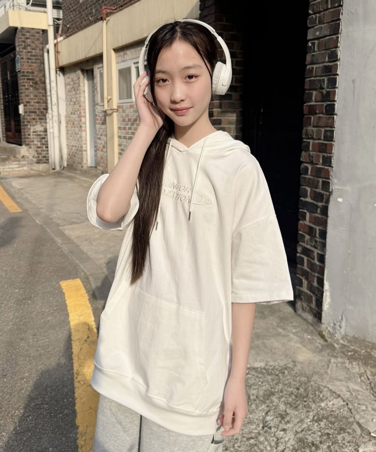 티미유(TMIU) 루즈핏 반팔 후드티