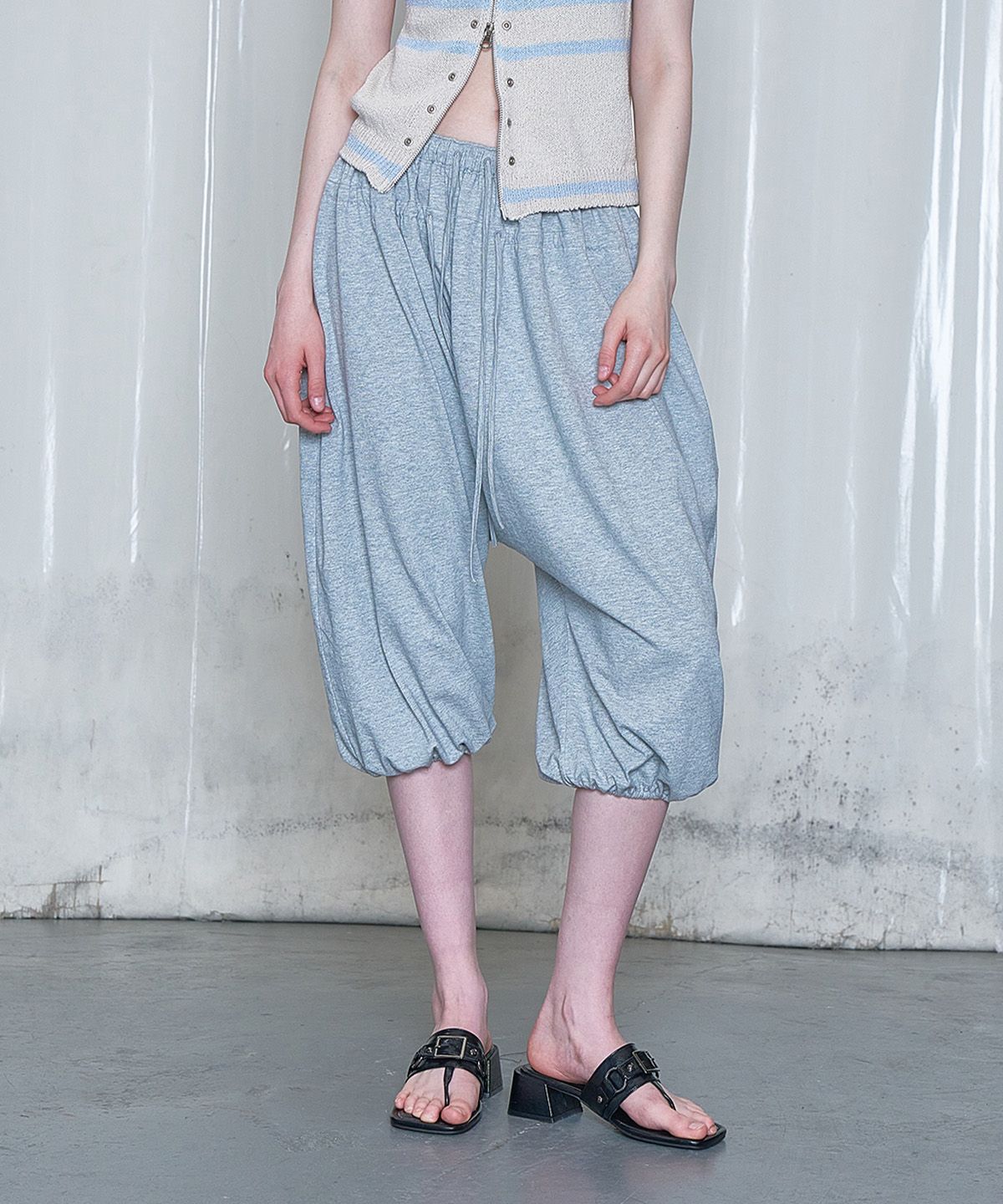 다이닛(DEINET) BALLOON SWEAT PANTS IN MELANGE GREY