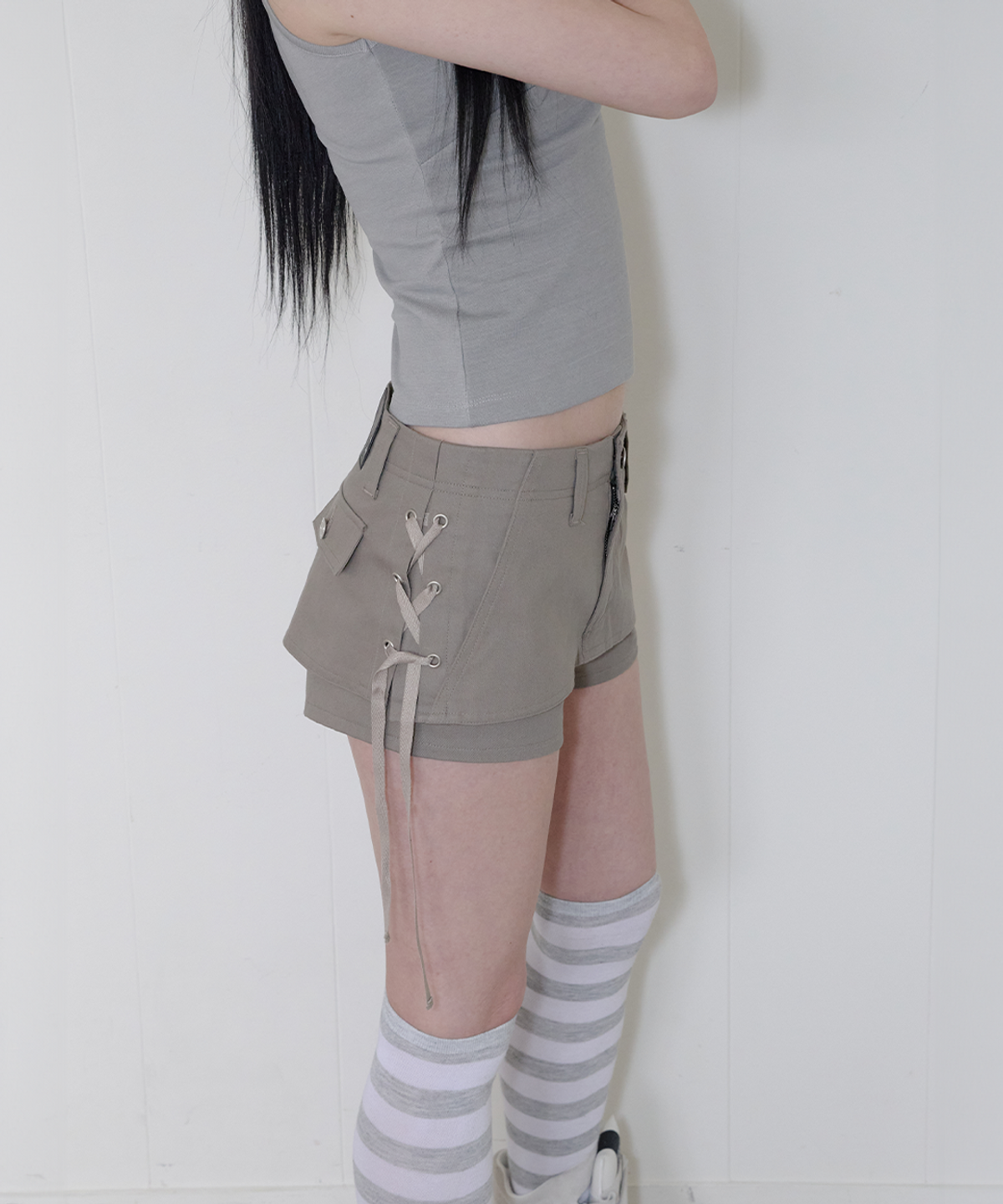 사일프레이(41PRAY) Layered Lace-Up Skirt shorts / Khaki Brown