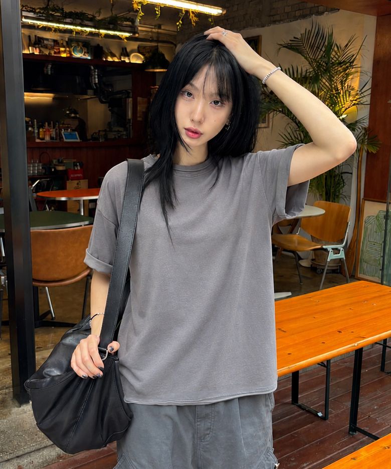 [UNISEX] 레이어드 절개 크롭 반팔 티셔츠_차콜