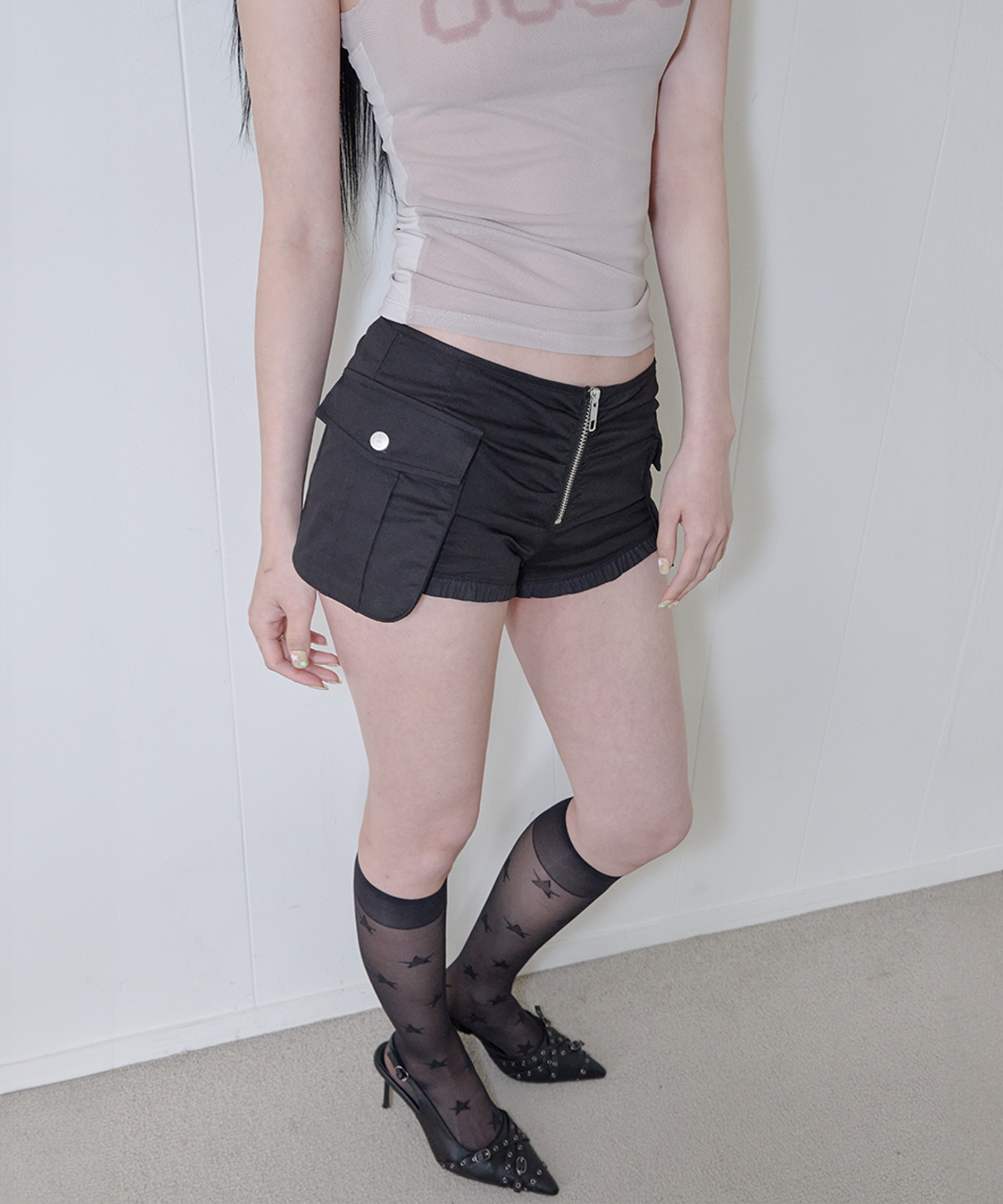 사일프레이(41PRAY) Big Pocket Frill Shorts / Black