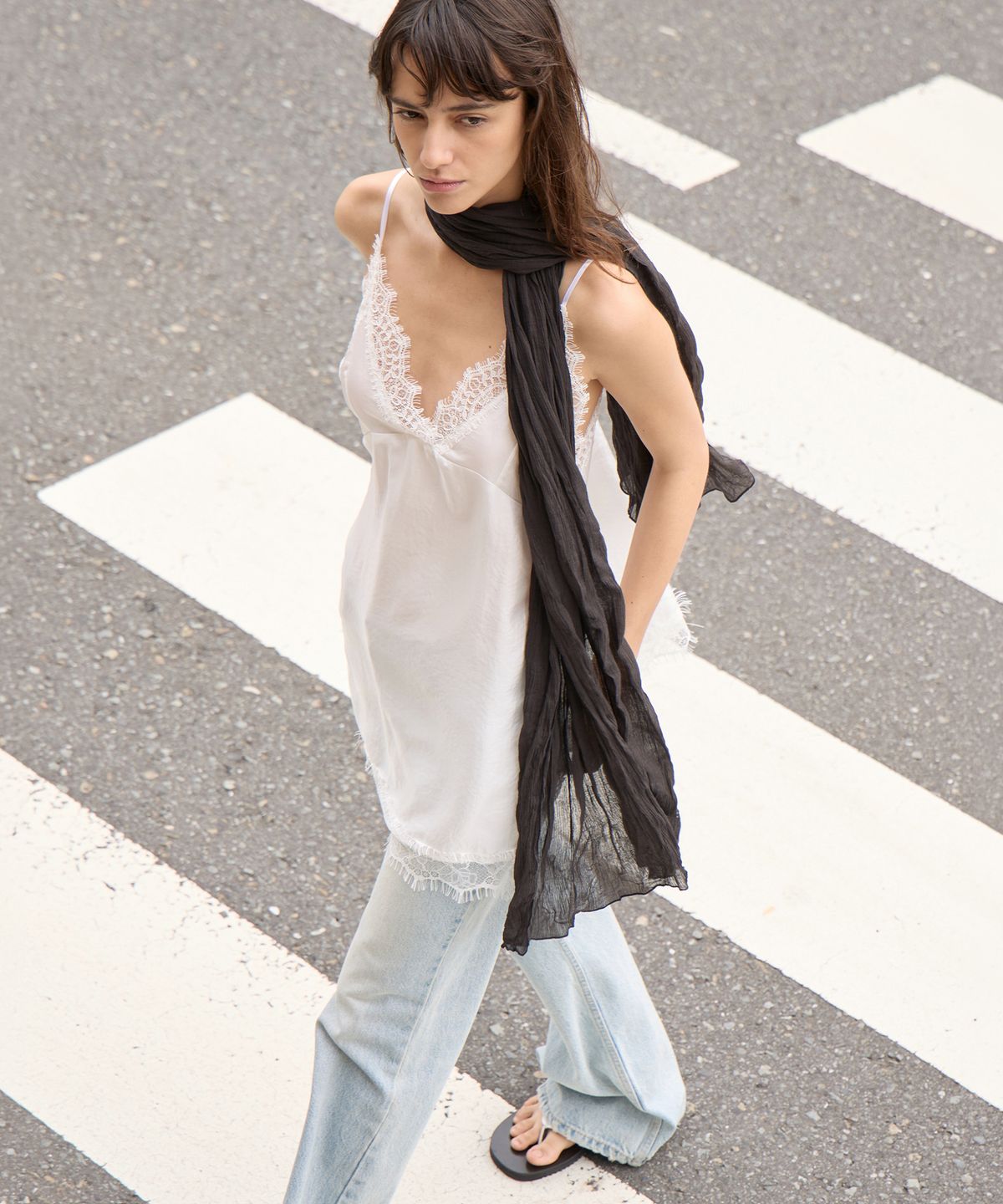 르바(LEVAR) Sheer Cotton Scarf - Black