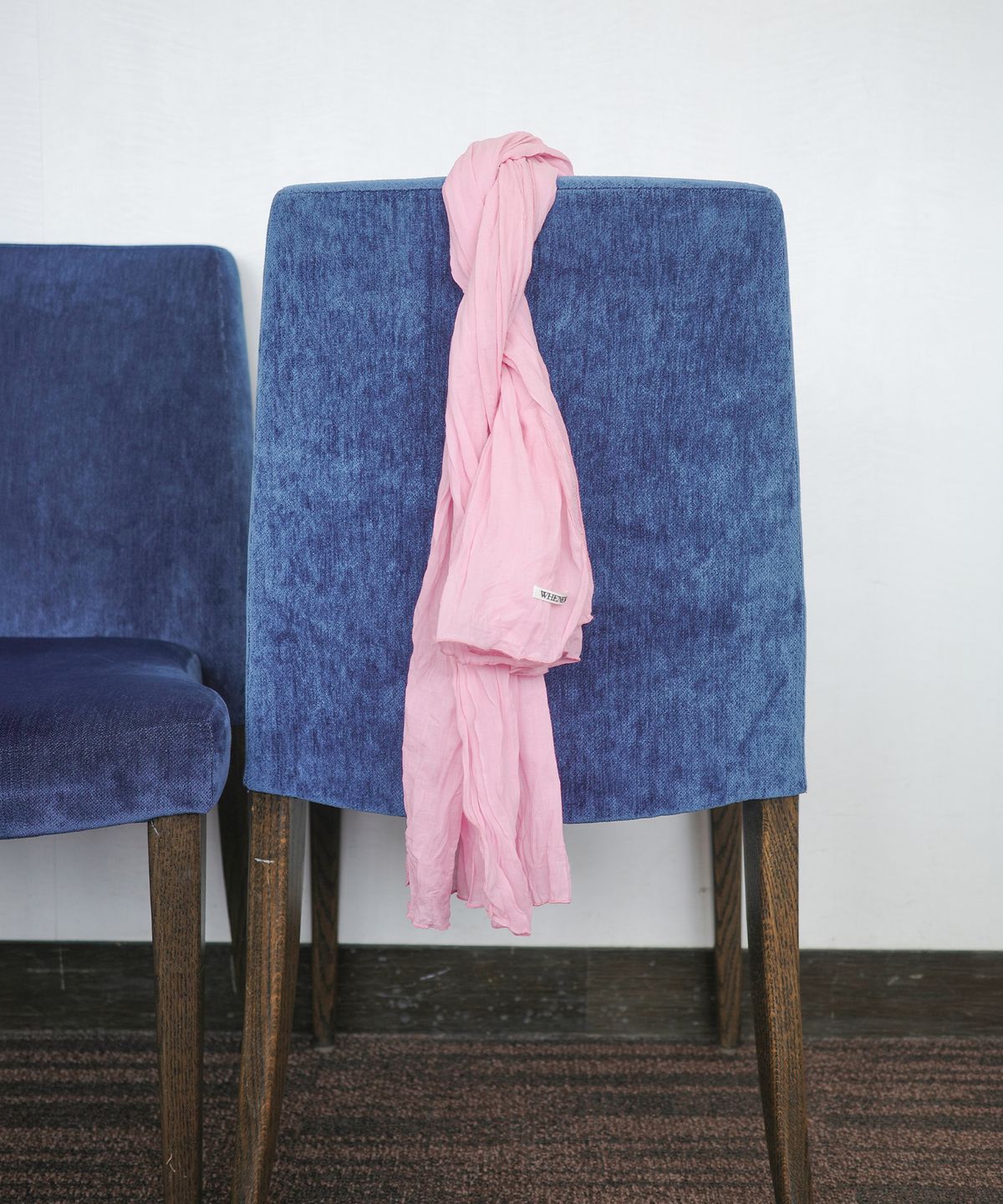 르바(LEVAR) Sheer Cotton Scarf - BubbleGum Pink