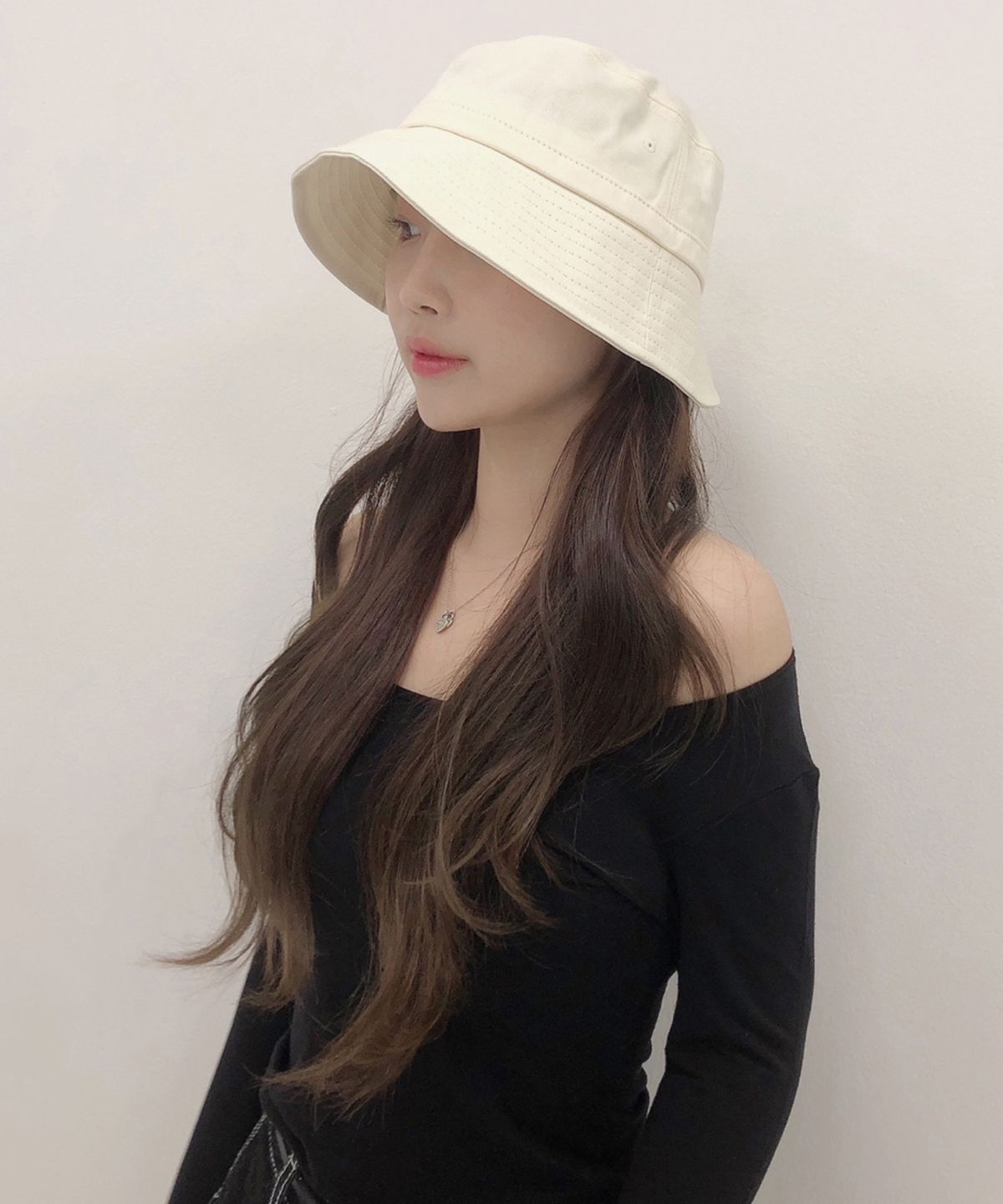 투에스핏(TOOSPIT) 오버사이즈 버킷햇 (블랙, 아이보리)