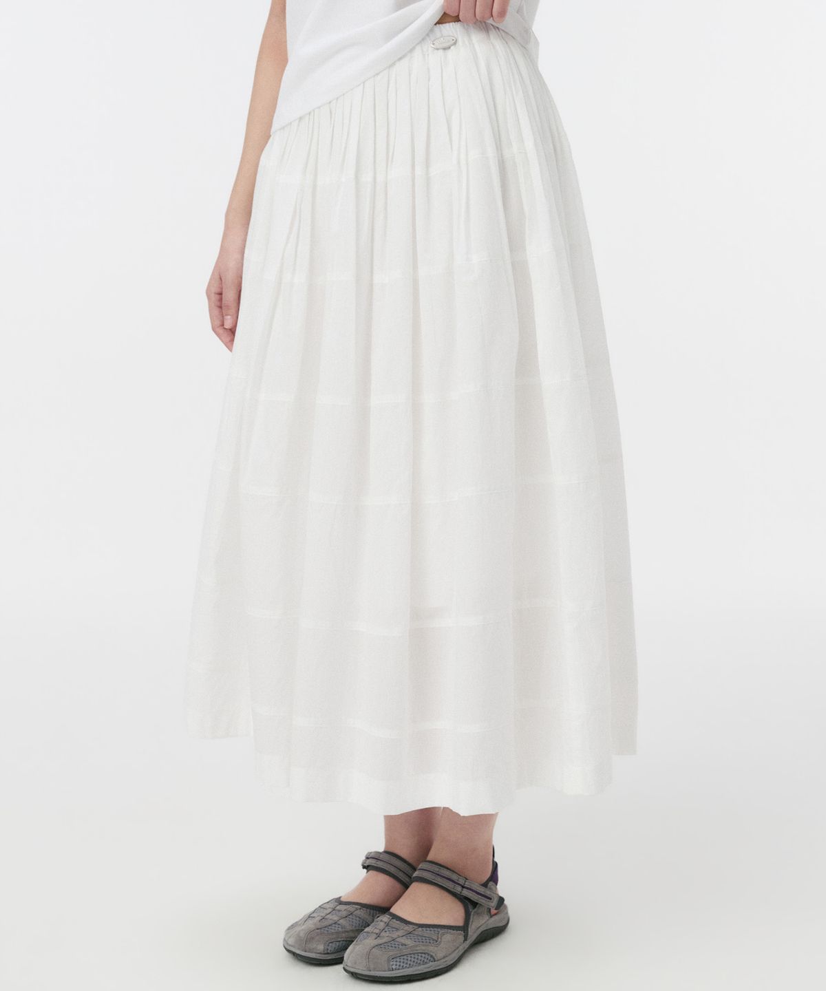 오헤시오(OHESHIO) SHIRRING TIERED MAXI SKIRT, WHITE