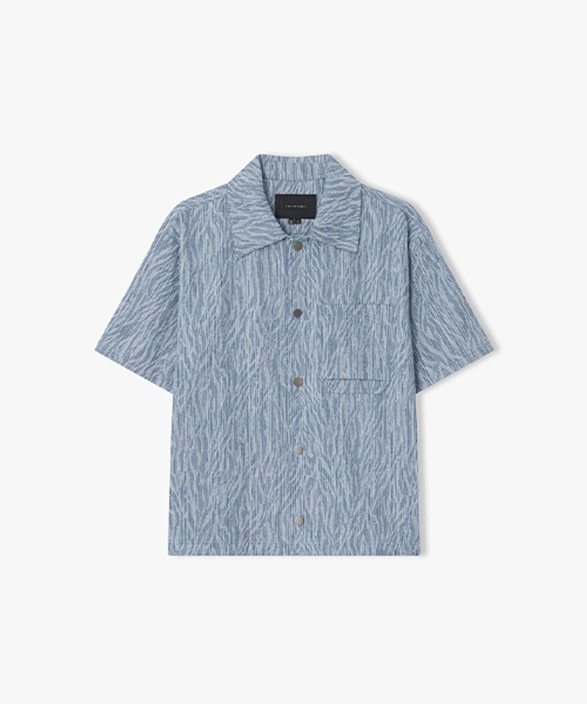 리버클래시(LIBERCLASSY) [26SS] LMM32758 라이트블루 자카드 데님 하프 셔켓