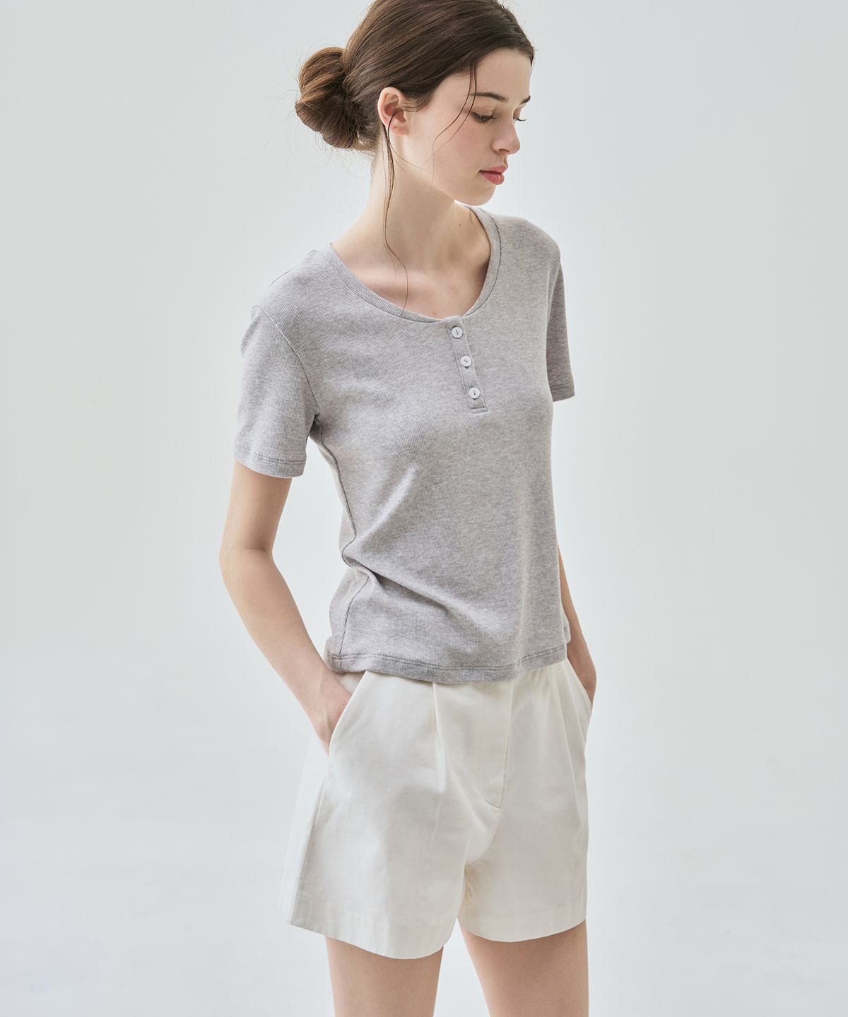 드로우핏 우먼(DRAWFIT WOMEN) 베이 헨리넥 반팔 티셔츠 [L.GREY]