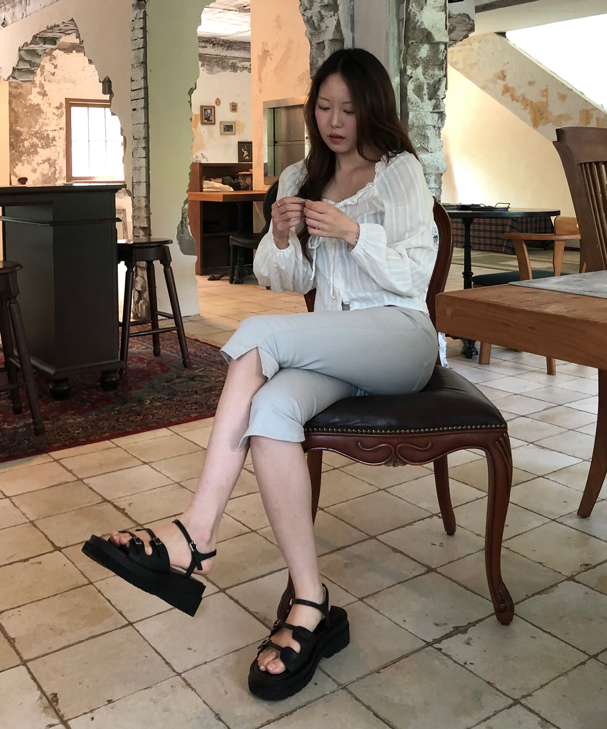 솔트앤초콜릿(SALT AND CHOCOLATE) 리벳 플랫폼 샌들 412624001 (5.5cm)