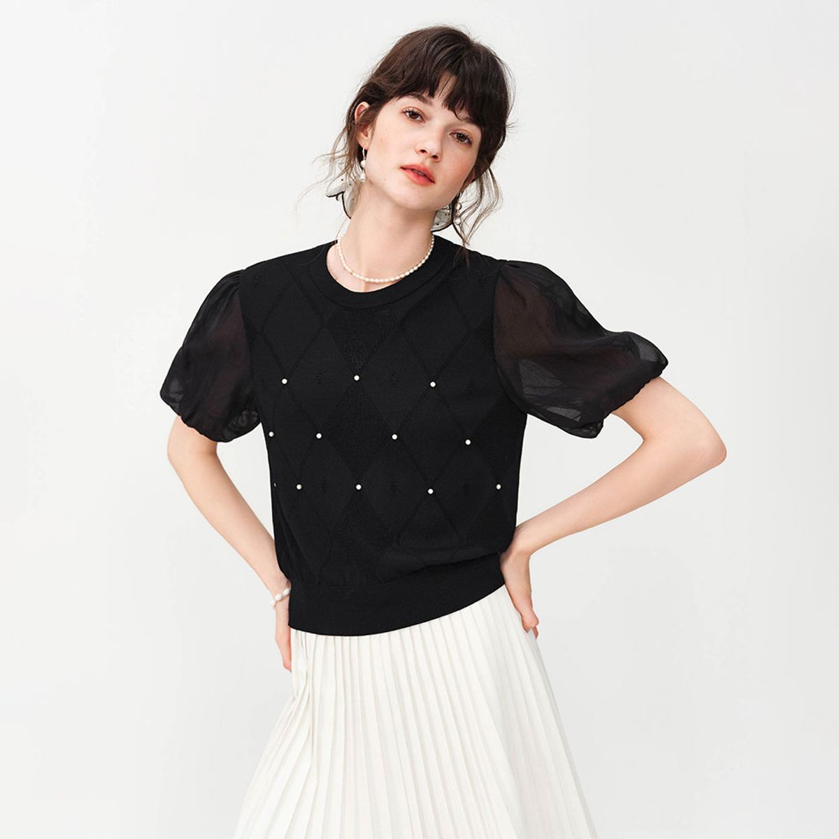 웬스데이딜라잇(WEDNESDAY DELIGHT) WD_Beaded sheer puff sleeve knit top_2color