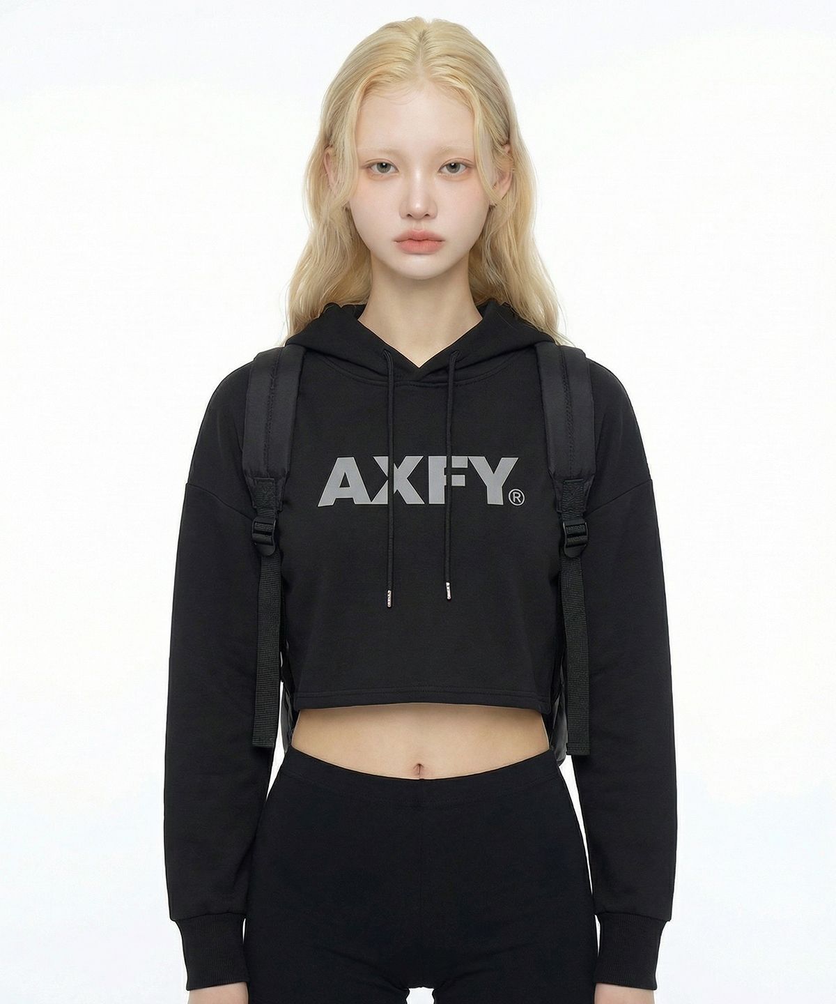 엑스파이(AXFY) OG 로고 크롭 후드티 - 블랙