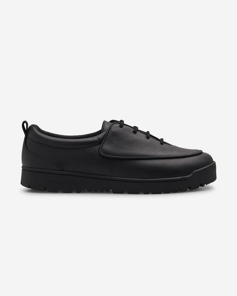 GM001 - Black/Black