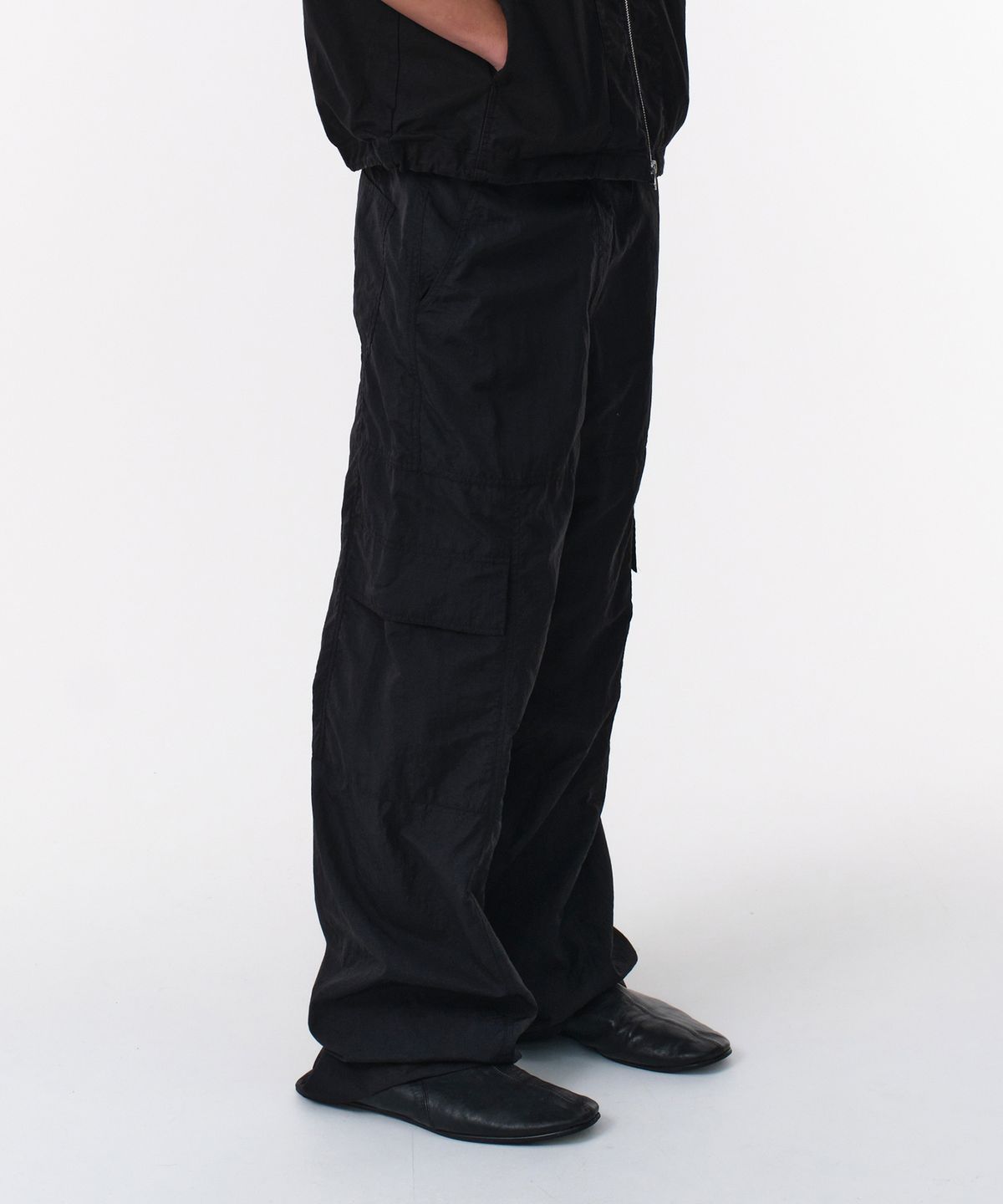 다이브인(DIVEIN) UNIFORM NYLON CARGO PANTS (BLACK)