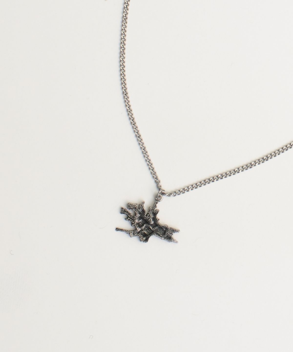 다이브인(DIVEIN) CORAL PENDANT NECKLACE