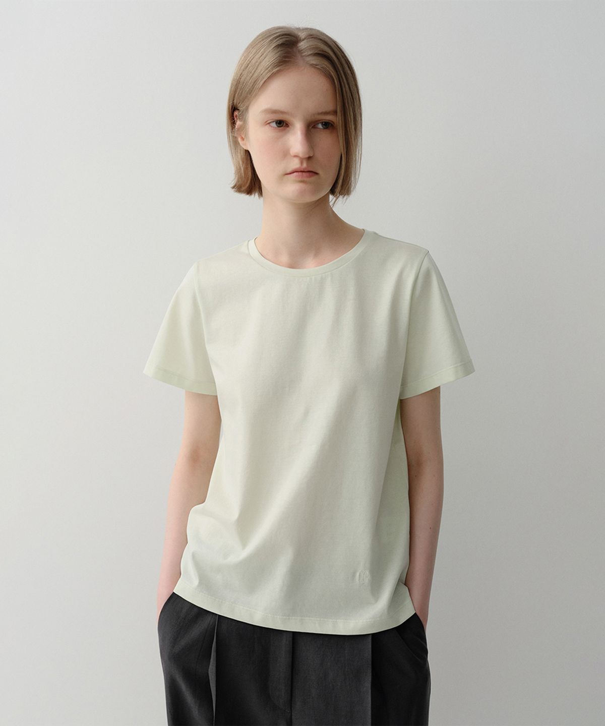 이아(EAAH) SILKET LOGO T-SHIRT (LIME)